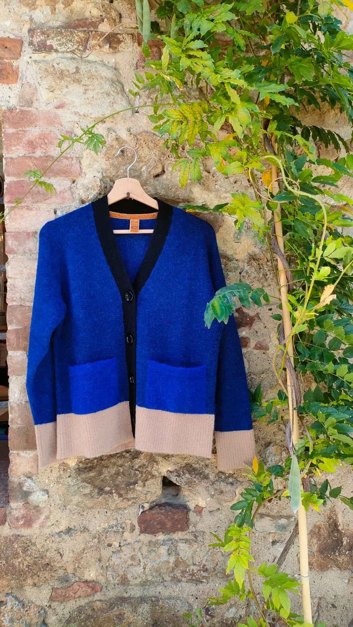 Cardigan color block blu e beige