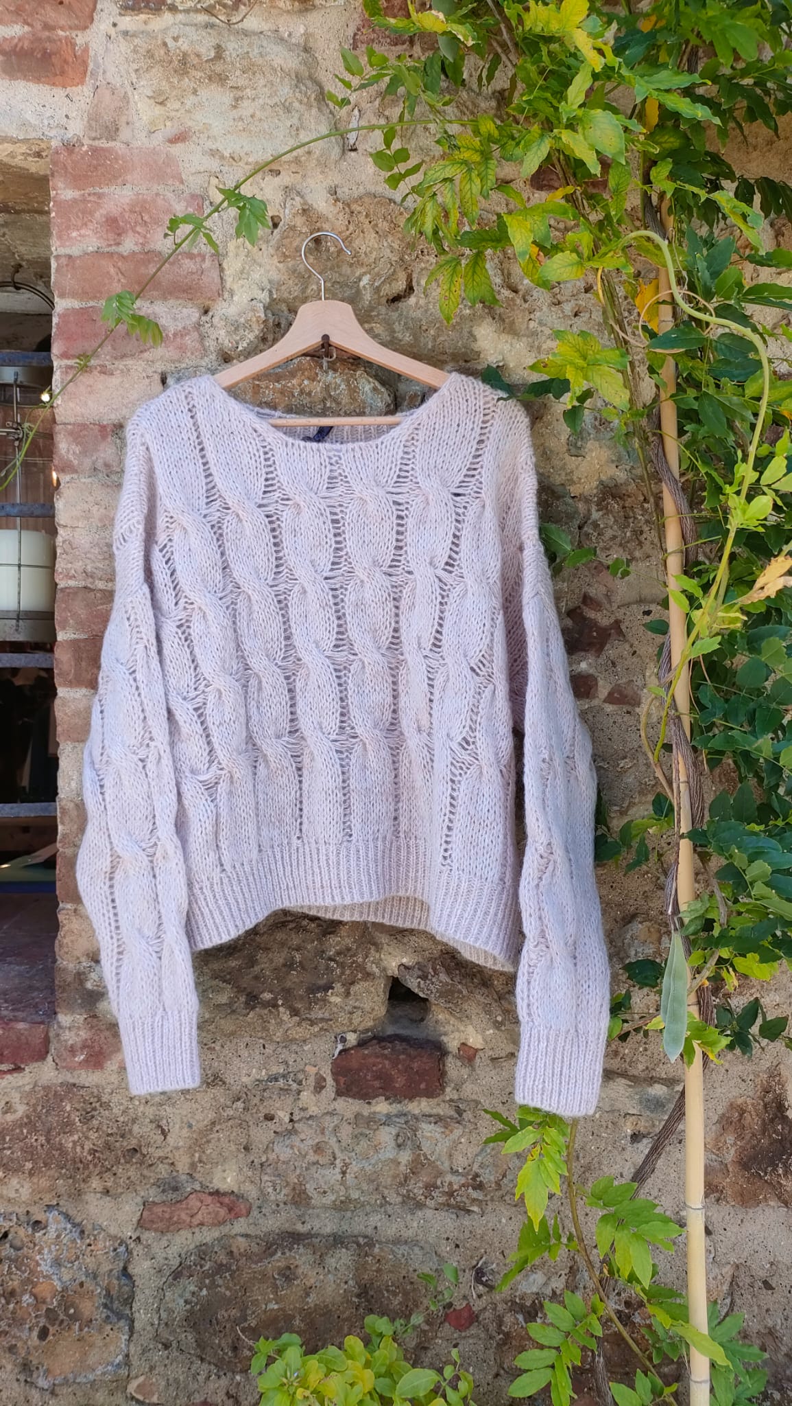 Maglia con treccia